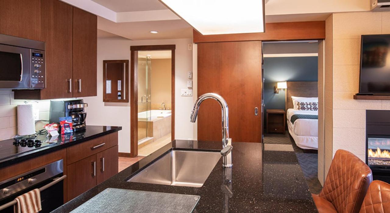 Aparthotel Evolution Whistler Extérieur photo
