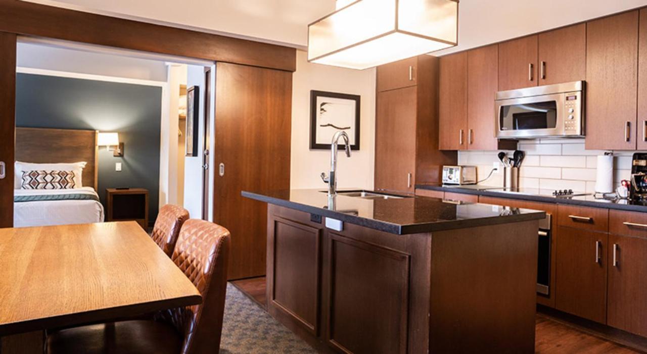 Aparthotel Evolution Whistler Extérieur photo